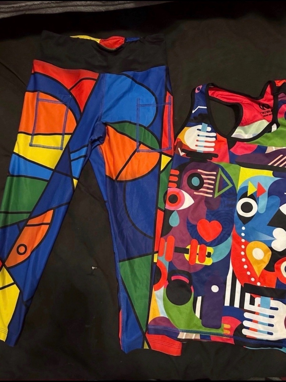 INKnBURN Athletic Multicolor Abstract Graphic Leggings and Tank Set